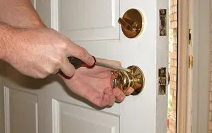 Gallery Locksmith Store Great Neck, NY 516-283-5808 - 2-Local-Locksmith